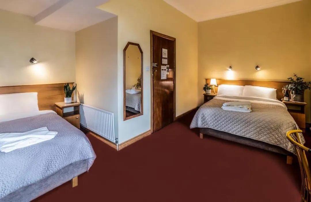 Holiday Hotel-1