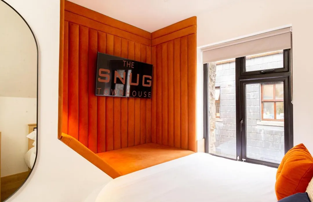 The Snug Townhouse-1