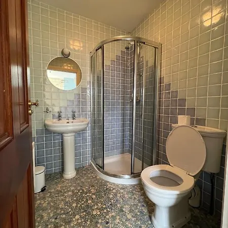 Taylors Hill Luxury Guest House-2