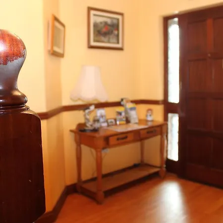 Gardenfield House Bed & Breakfast H91Vh02-3
